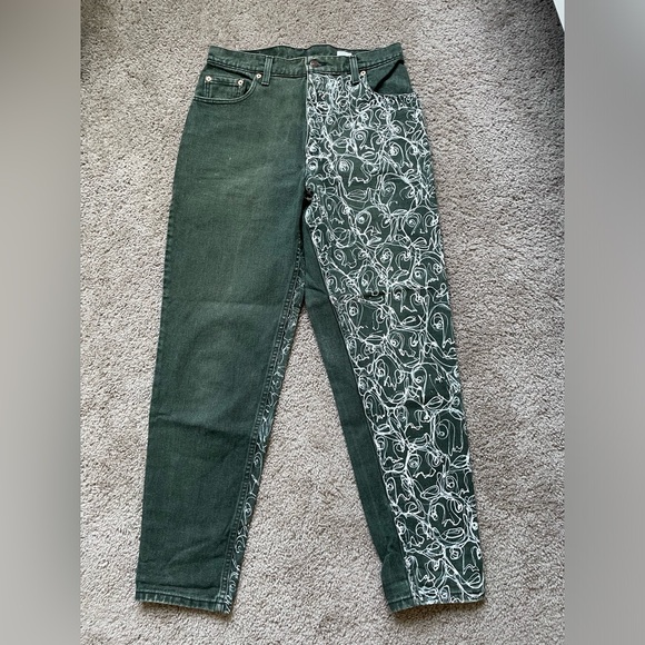 Levi's Denim - Levi's high waist green with white design size 12